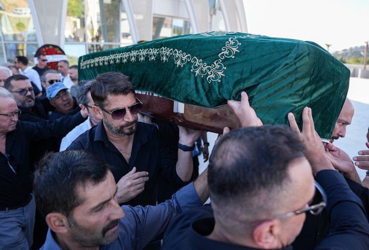 Ümit Davala’nın babası İzmir’de son yolculuğuna uğurlandı