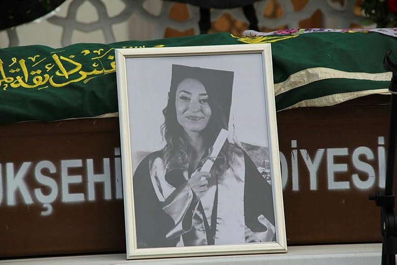 İzmir’deki acı kazada hayatını kaybeden Öykü gözyaşlarıyla uğurlandı