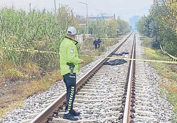 Aydınlı öğretmen trenin altında kaldı