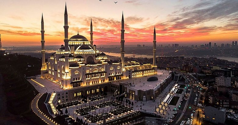 Cumhuriyetin en büyük camisi istanbul'un yeni simgesi oldu - Ramazan Haberleri