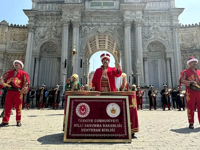 mehter-marsi-ceddin-deden-sozlerini-kim-yazdi-kim-besteledi-iste-mehter-marsinin-tarihi-ve-sozleri-1783510354009.jpeg