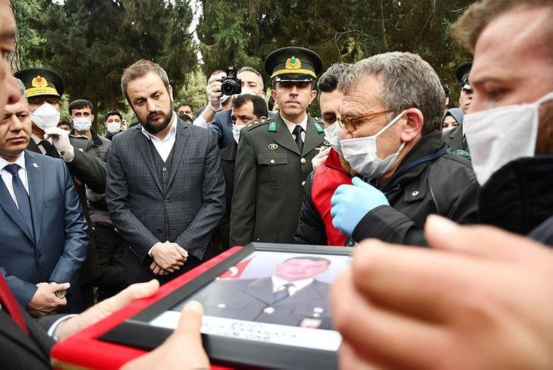 Manisalı şehit Uzman Onbaşı Onur Karakaya son yolculuğuna uğurlandı