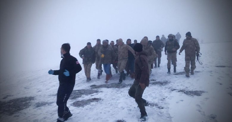 SON DAKİKA: Bitlis’te askeri helikopter düştü: 11 şehit
