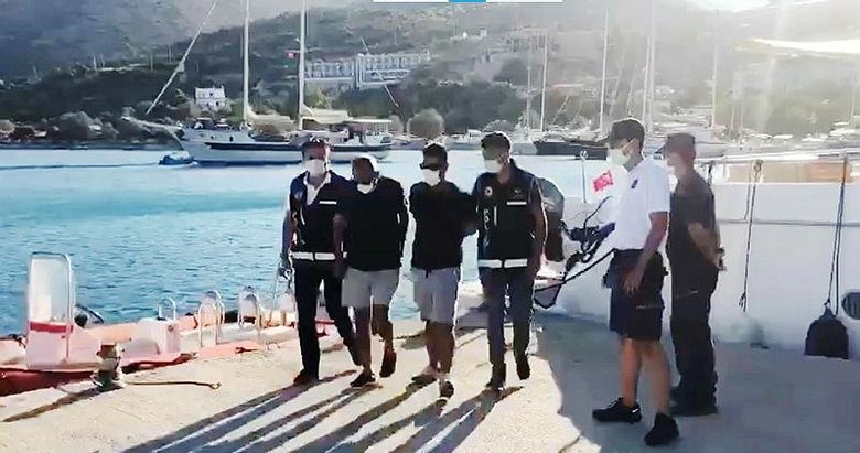 Datça’dan tekneyle Yunanistan’a kaçmaya çalışan 10 FETÖ şüphelisi yakalandı