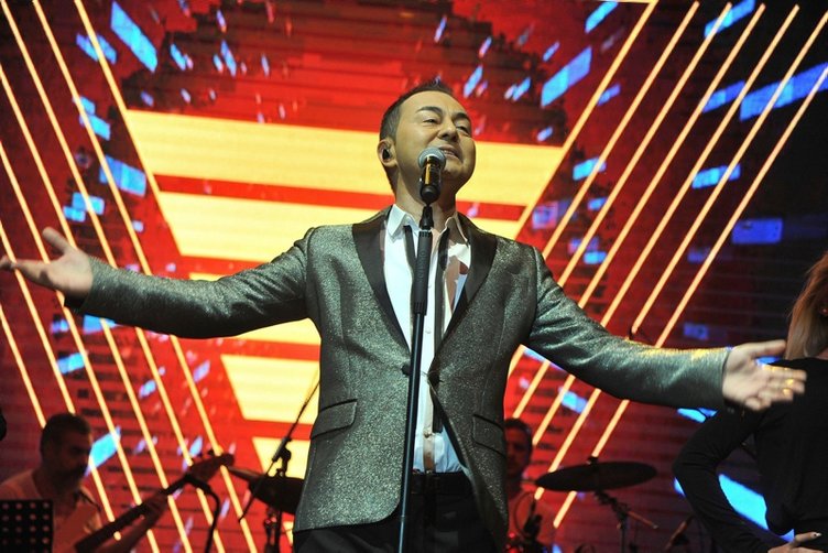 Serdar Ortaç ’Nehir Gözlüm’ şarkısını meğer o oyuncu için yazmış!