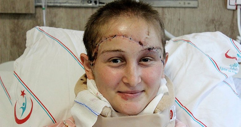 Uşak’ta baş derisi kopan Binnaz, kumandayı bulup canını kurtardı