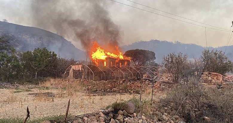 Dört köyü kül eden yangını iki meczup çıkarmış