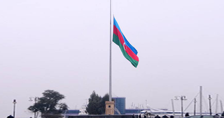 Azerbaycan’da, Kazakistan’daki uçak kazası nedeniyle 1 günlük milli yas ilan edildi