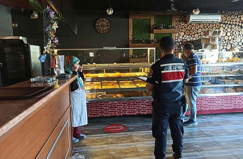 İzmir’deki Kovid-19 denetimlerinde 231 bin lira ceza