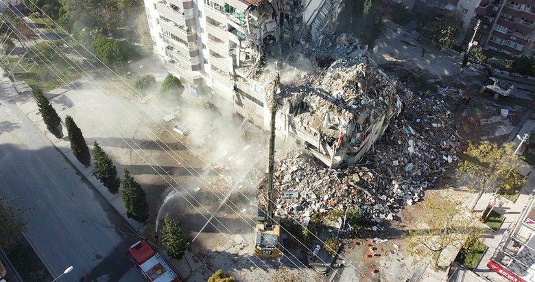 İzmir’deki depremde 11 kişinin öldüğü Yılmaz Erbek Apartmanı’nda yıkım ’geliyorum’ demiş