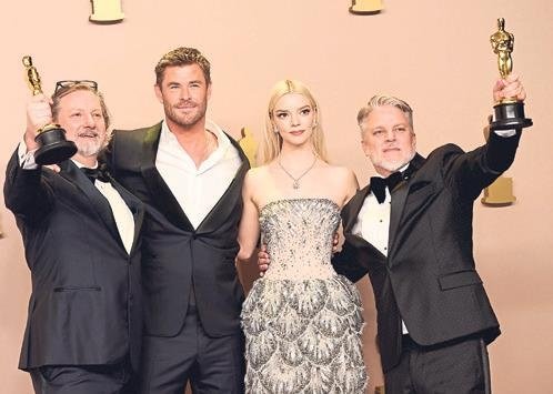 Oscar gecesine Oppenheimer damgası