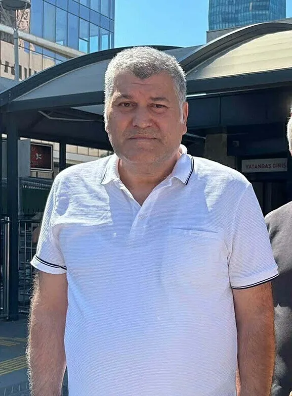 izmirde-elektrik-akiminda-kizini-kaybeden-babadan-yurek-yakan-sozler-artik-baska-canlar-yanmasin-1792067189769.jpeg