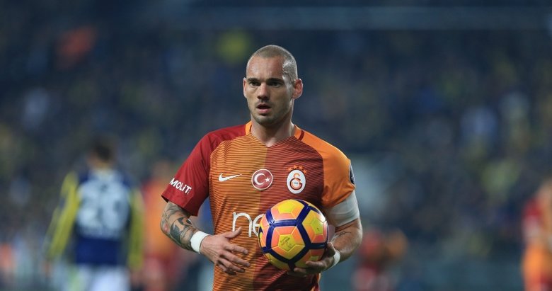 Wesley Sneijder, futbolu bıraktığını açıkladı