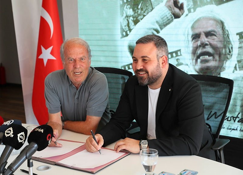 Altay, 4 futbolcusuyla profesyonel sözleşme imzaladı