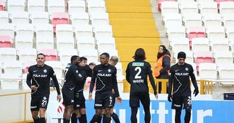 Altay Teknik Direktörü Serkan Özbalta istifa etti!