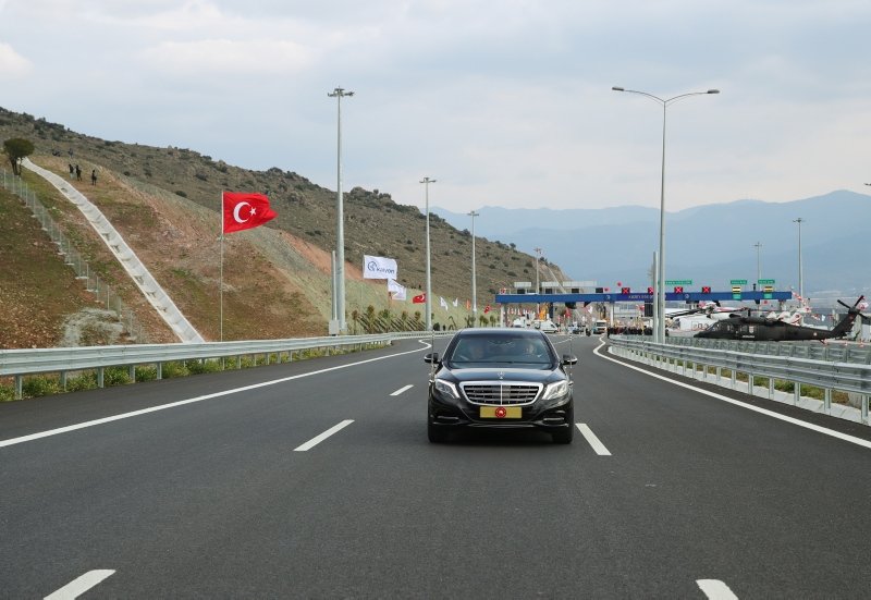 Menemen-Aliağa-Çandarlı Otoyolu’nda ilk sürüşü Erdoğan yaptı