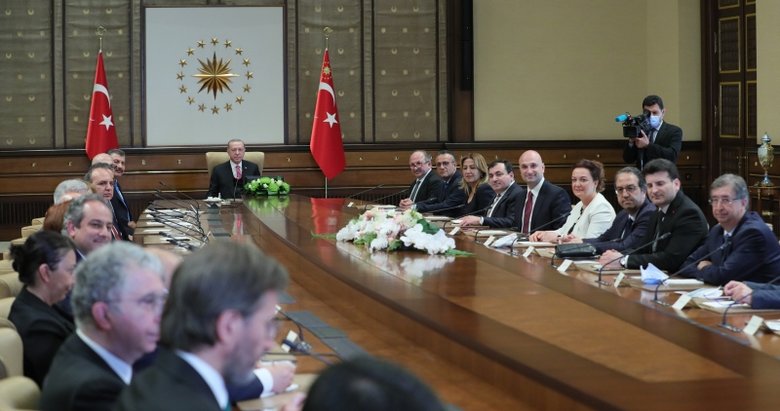 Başkan Erdoğan açıkladı: Kapalı alanda maske yasağı kalktı