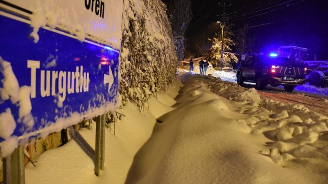 İzmirâin daÄlarında kar kalınlıÄı yarım metreyi aÅtı