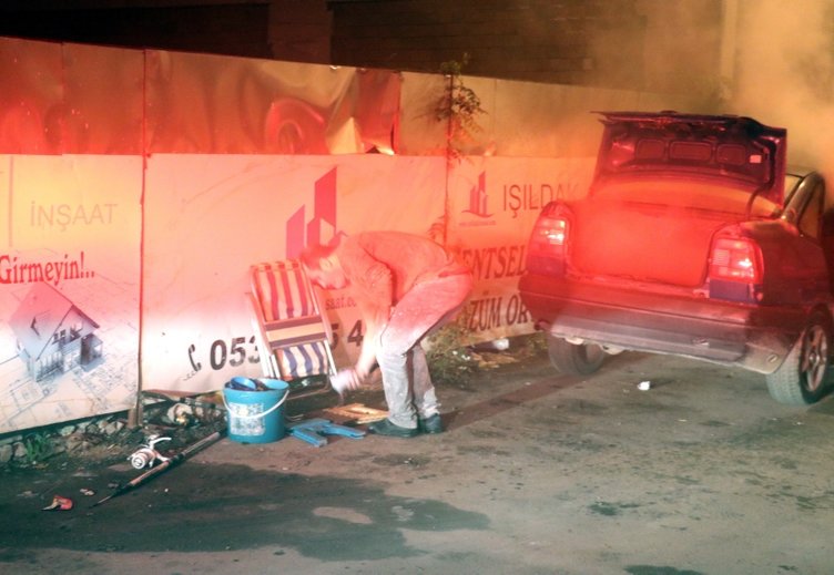 İzmir’de park halindeki otomobilde yangın! Yanarken öyle bir şey yaptı ki...
