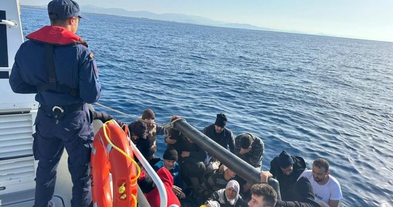 İzmir’de 74 düzensiz göçmen yakalandı