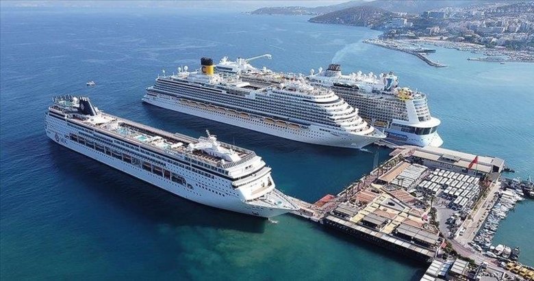 243 bin kişi kruvaziyer gemilerle Türkiye’yi ziyaret etti