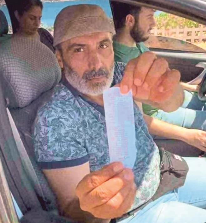 Foça’da vatandaşa meşrubatlı otopark fişi