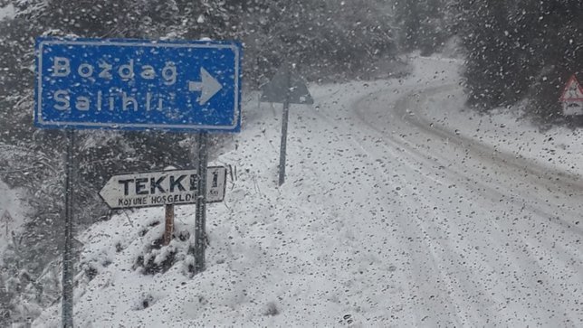 İzmirâin daÄlarında kar kalınlıÄı yarım metreyi aÅtı