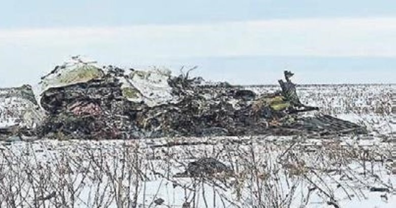Ukraynalı esir askerleri taşıyan Rus uçağı düştü: 74 ölü