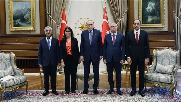 son-dakika-erdogan-dem-parti-heyetini-kabul-ediyor-1751891136802.jpeg