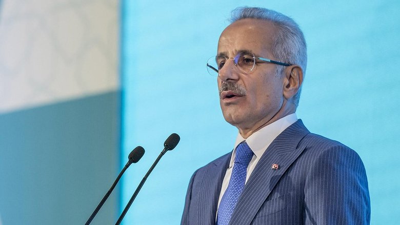 Bakan Uraloğlu açıkladı: İnternette geçirilen zaman 6 saat 51 dakika