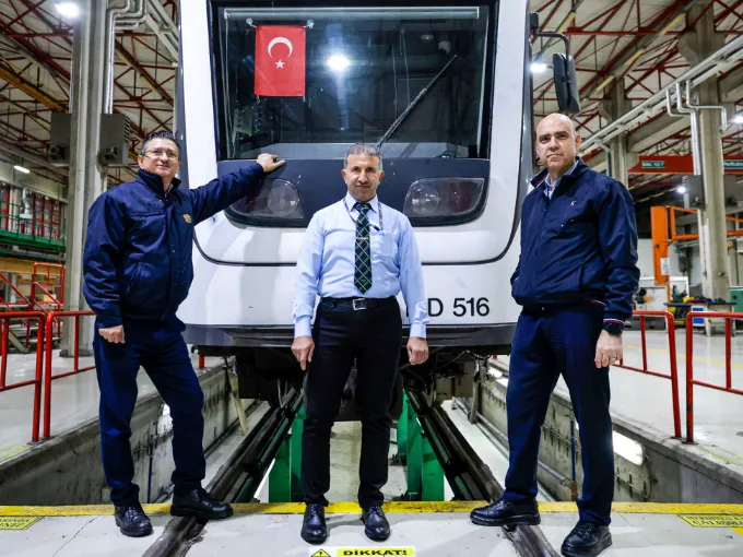 her-gun-binlerce-izmirliyi-tasiyorlar-26-yillik-meslek-hayatinda-oyle-bir-olay-yasadi-ki-1793429944275.png