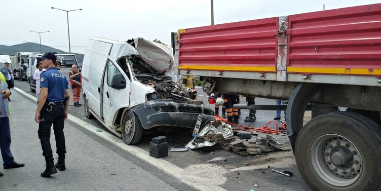 İzmir’de zincirleme kaza! 1 kişi hayatını kaybetti