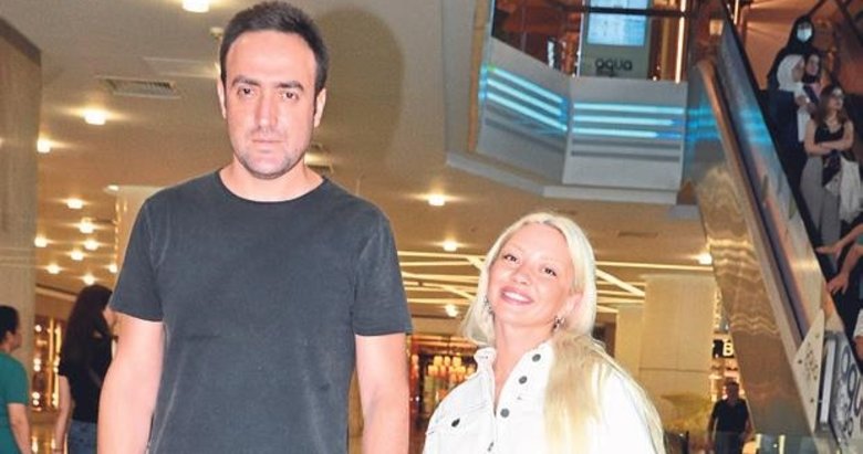 Merve Özbey’e doğum hediyesi alıp gittiler