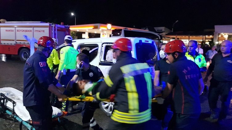 Manisa’da yürekleri ağza getiren kaza! Alkollü sürücü benzin istasyonunun girişine çarptı