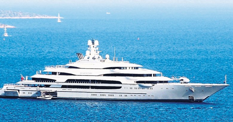 Rus çelik kralı dev yatıyla Bodrum’da