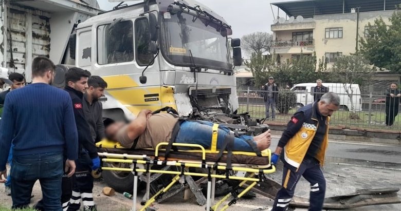 Aydın’da kamyon ve TIR çarpıştı: 1 yaralı