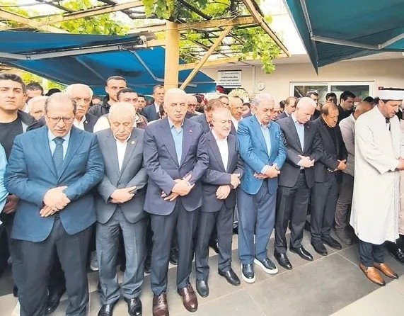 Cemal Kalyoncu’nun ablası son yolculuğuna uğurlandı
