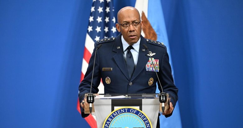 Trump, ABD Genelkurmay Başkanı Brown’ı görevden aldı