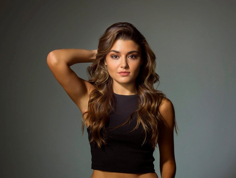 Hande Erçel'den 'bazlama surat' benzetmesine suç duyurusu