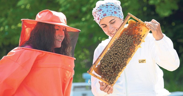 2 milyon arının Çiçek annesi