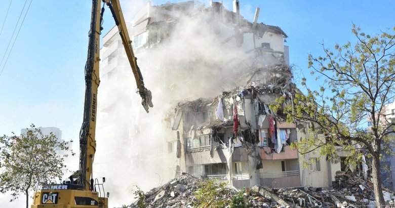AFAD görevlisinden dikkat çeken açıklama: ’Emrah Apartmanı’nın betonu kürekle kırılacak kadar dayanıksız’