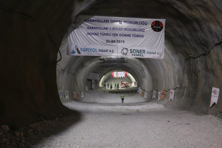 Honaz Tüneli’nde ışık göründü