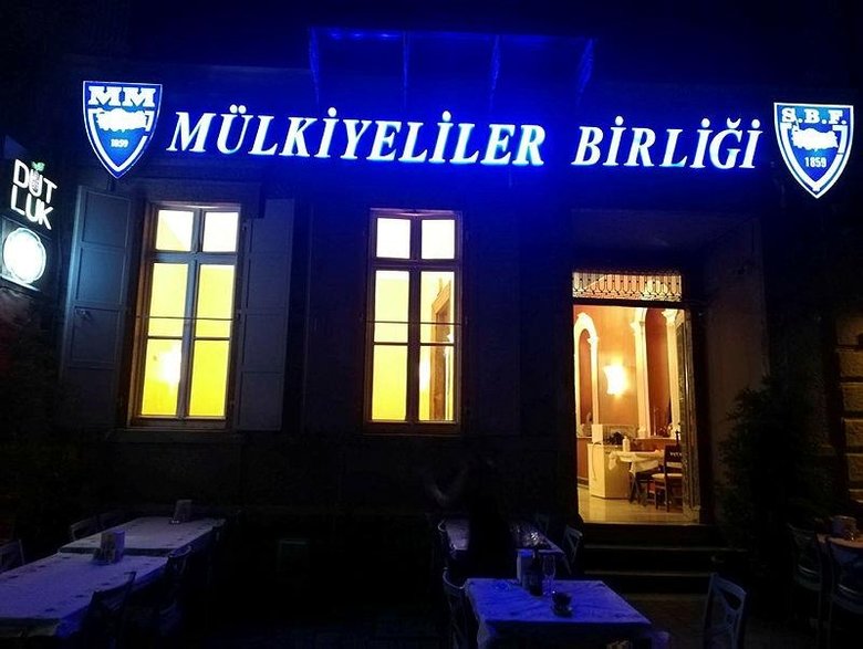 İzmir’de aşı olmayanlar bu restorana giremiyor