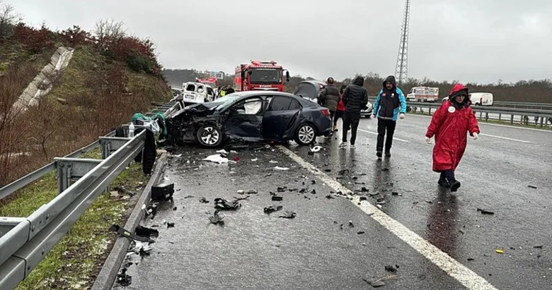 Balıkesir’de feci kaza! 1 ölü 10 yaralı