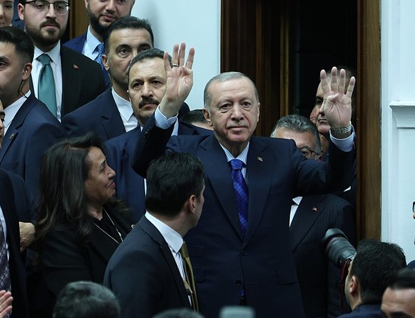 baskan-erdogan-seffaf-olacaklardi-bantci-oldular-1746010332245.jpg