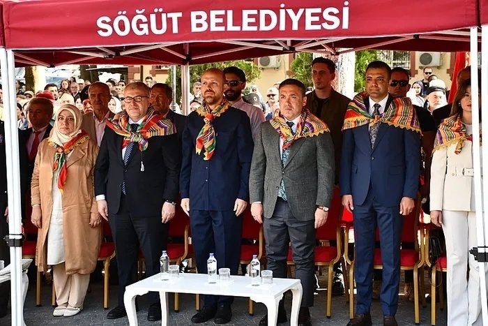 bilal-erdogan-sogut-ertugrul-gaziyi-anma-ve-yoruk-senliklerinde-konustu-alparslan-kapiyi-acti-ertugrul-gazi-bu-1757766285861.jpeg