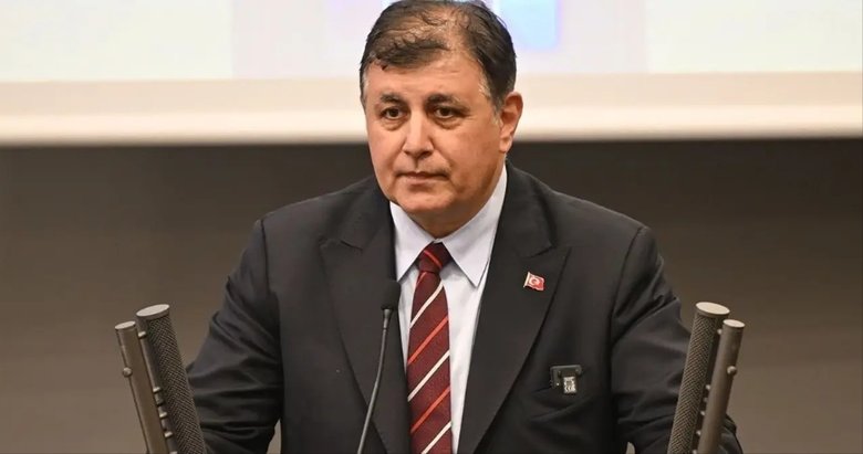 İzmir Büyükşehir Belediye Başkanı Cemil Tugay, İzenerji Genel Müdürünü görevden aldı