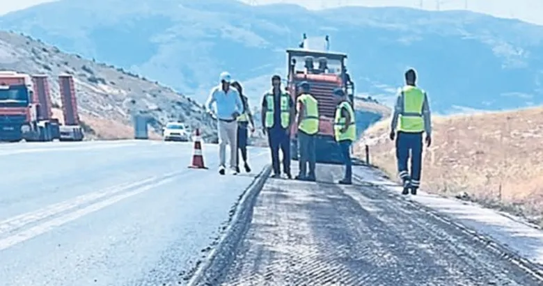 Araçları mor renge boyayan yol ile ilgili ilginç çözüm
