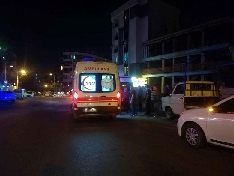 İzmir’de komşu dehşeti! Hem darp etti hem bıçakladı