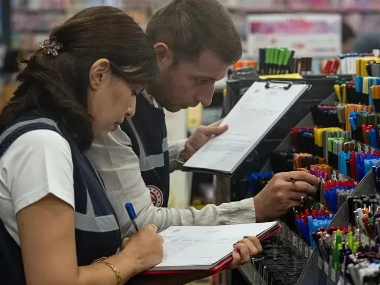 okul-alisverisi-yapacaklar-dikkat-o-urunler-cocuklara-savas-aciyor-bakanlik-toplatma-karari-aldi-1787059139923.jpeg
